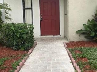 3402 Poolside Dr, Greenacres, FL 33463