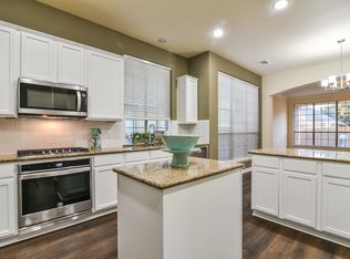 2699 Cove Dr, Grand Prairie, TX 75054