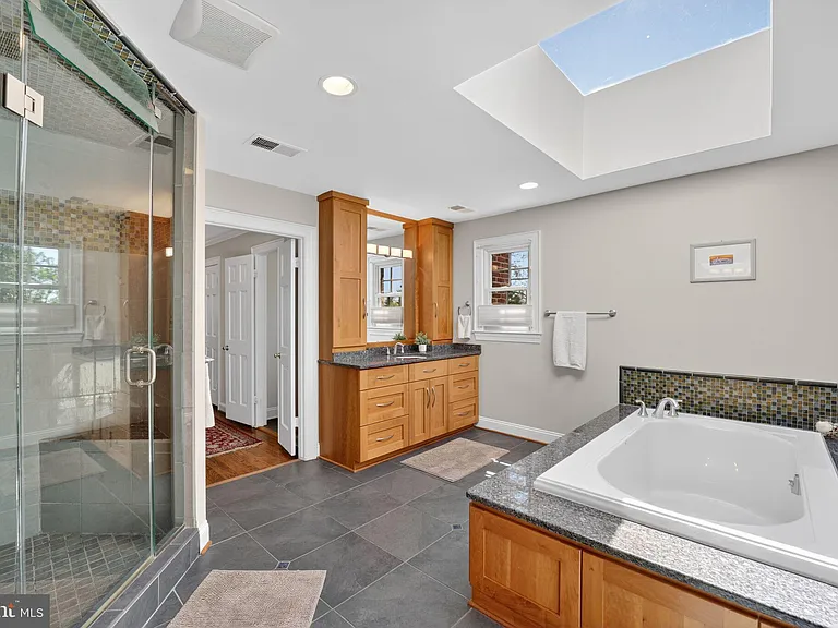 5115 Cape Cod Ct — Photo 32