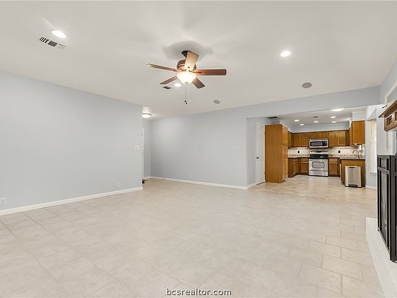 4th image of 2805 Forestwood Dr