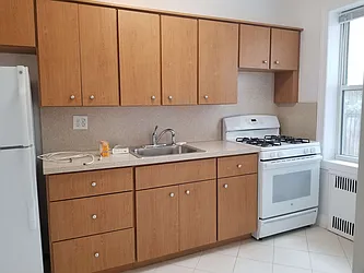 Rented by Max & Associates Realty Corp