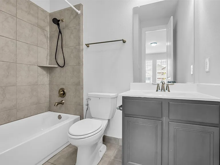 2115 Jitterbug Ln — Photo 14