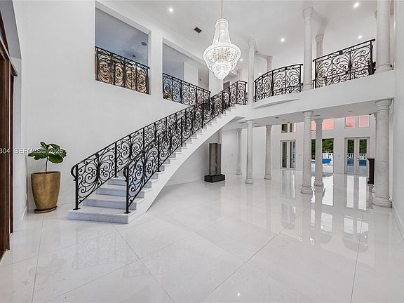 3rd image of 12401 SW 45th St