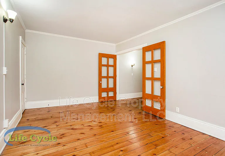 335 Washington St SE — Photo 11