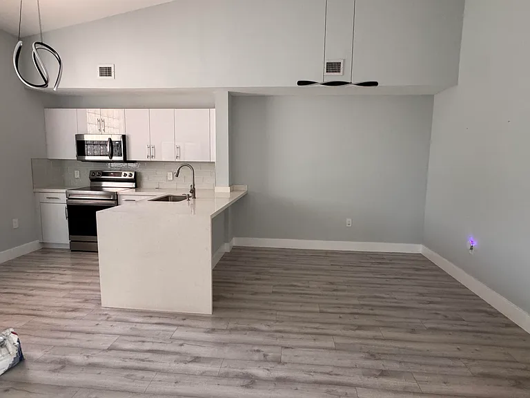 6936 SW 39th St #D203 — Photo 18