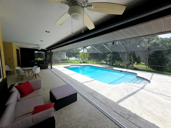 2944 NE Loquat Ln, Jensen Beach, FL 34957