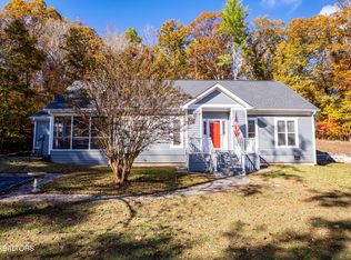 216 Peninsula Rd, Harriman, TN 37748