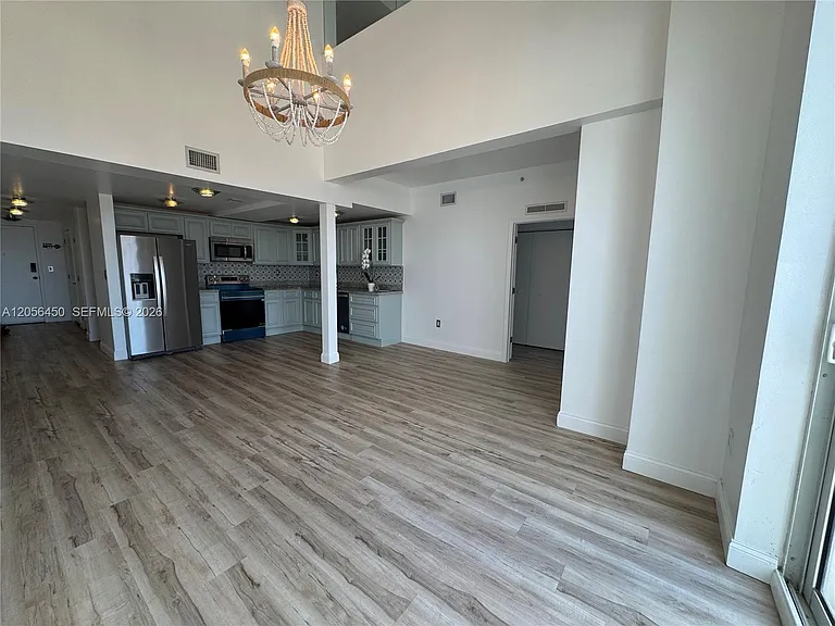 3000 NE 188th St #707 — Photo 3