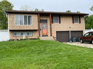 45 Blue Jay Dr, Brentwood, NY 11717