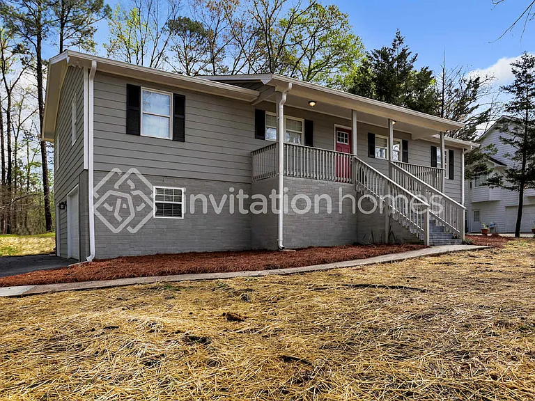 835 Brompton Ct — Photo 1