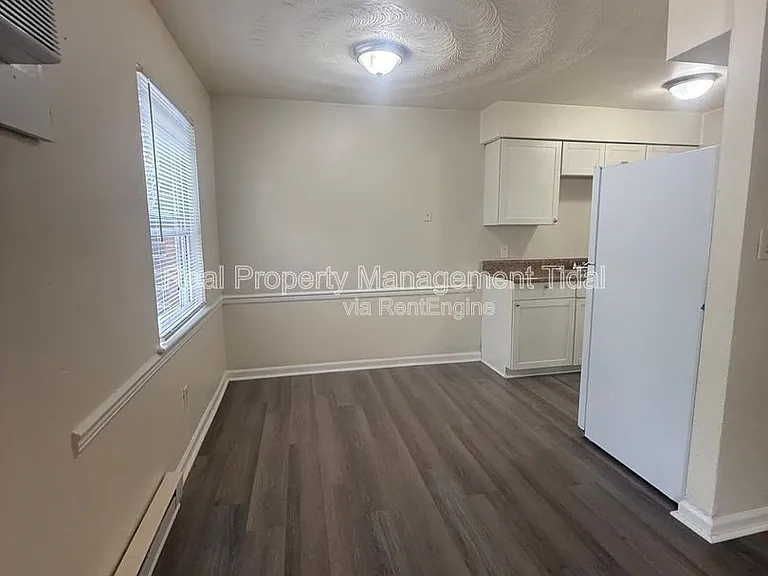 6255 Alexander St #16 — Photo 5