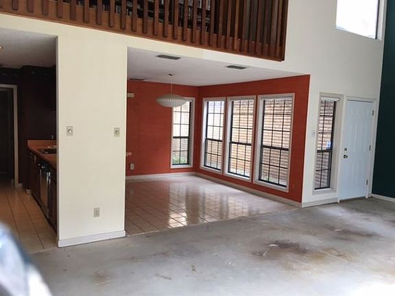 5th image of 113 W Village Blvd #1
