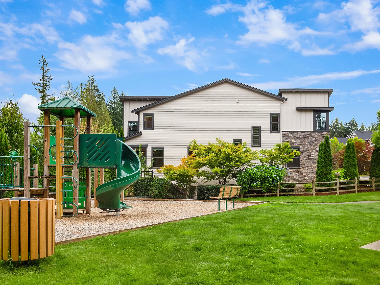 4 bed, 3.5 bath, 3650 sqft, $5,300 — Photo 4