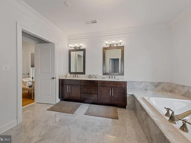 4917 Bayard Blvd — Photo 19