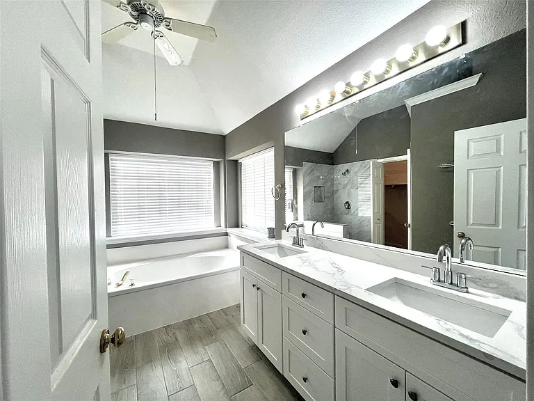 6816 Forest Hills Dr — Photo 9