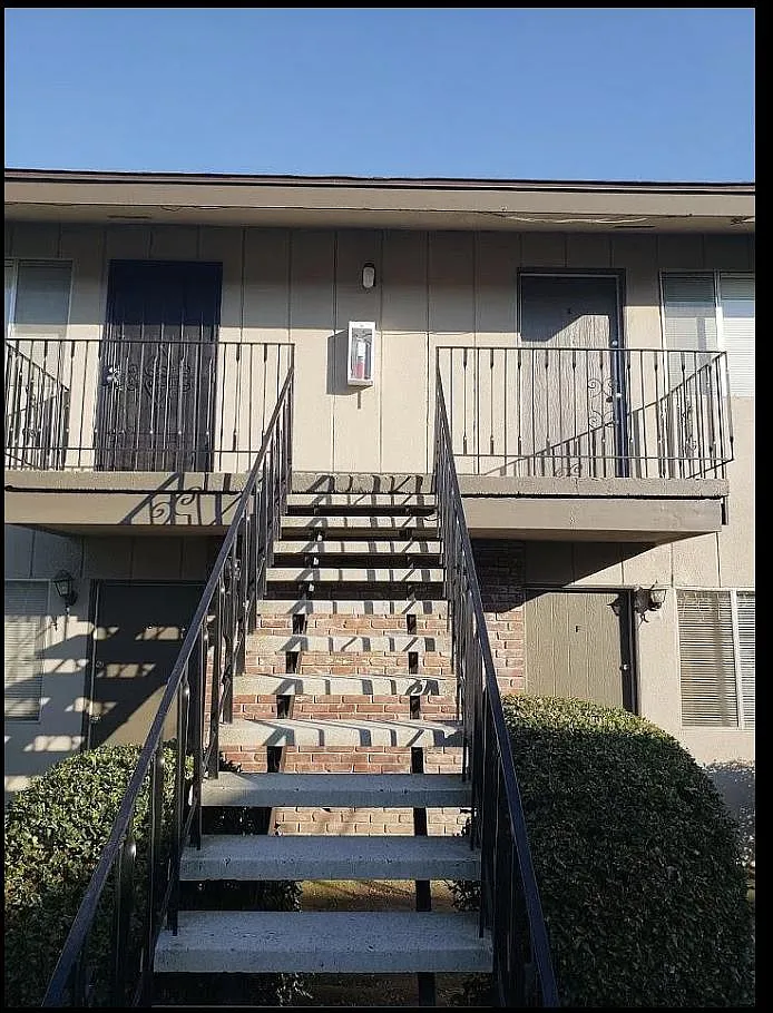 4282 E Dayton Ave — Photo 2