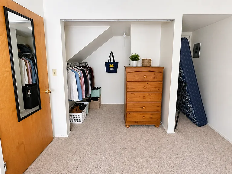 Varsity Management - 515 Walnut — Photo 53