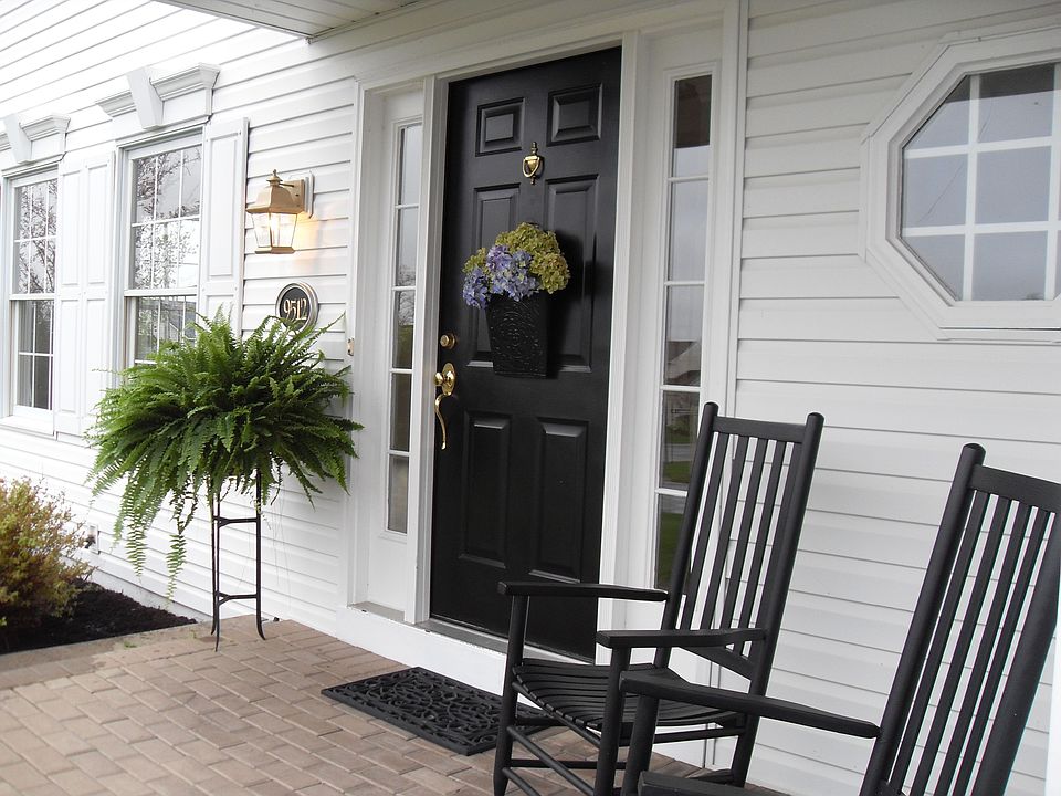1st image of 9512 Shanagarry Dr