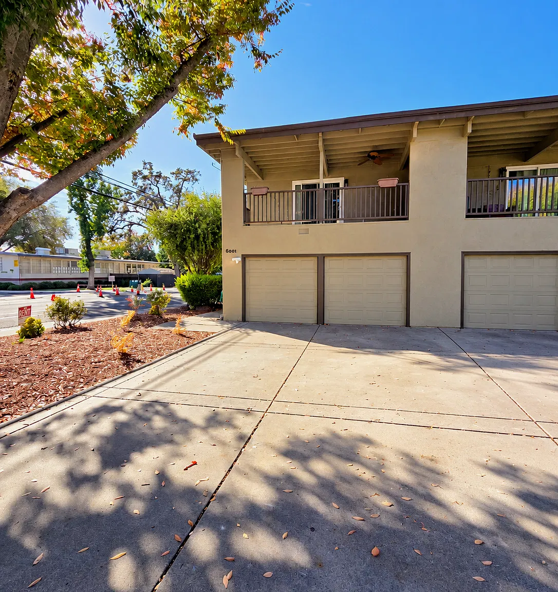 3 bed, $2,500 — Photo 1