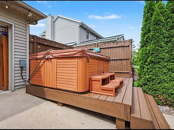 4th image of 3035 View Point St SW