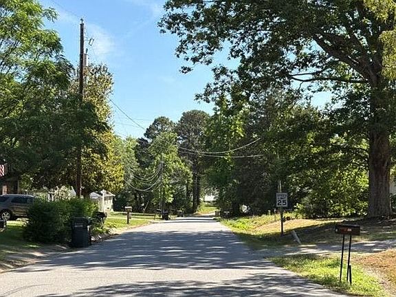 5th image of 105 Bethune Dr
