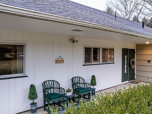 2nd image of 6119 Oak Hill Dr