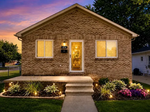11124 Essex Ave, Warren, MI 48089