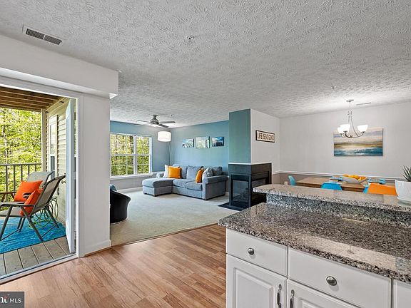 3rd image of 617 Admiral Dr Unit 202