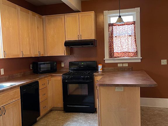 3rd image of 587 Virginia St