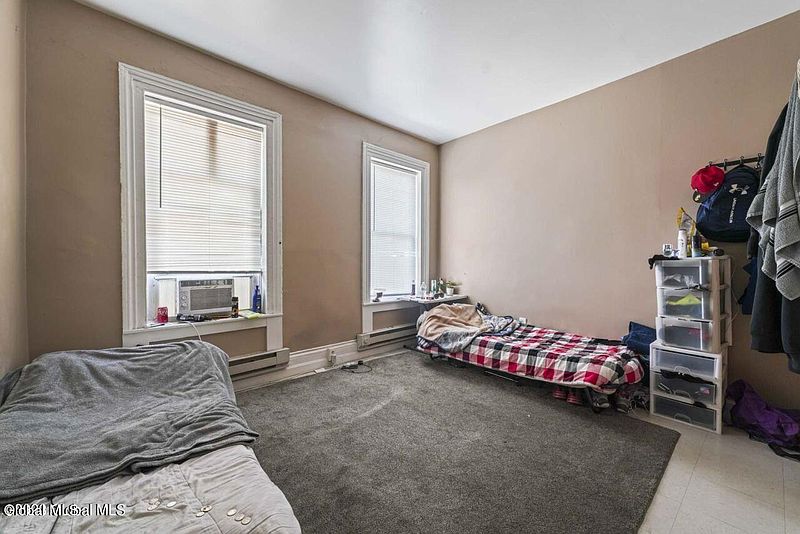 4th image of 796-798 River Street