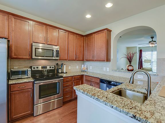 4th image of 858 Windy Falls Dr