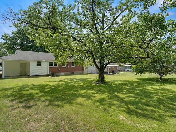 4th image of 4419 Cayuga Dr
