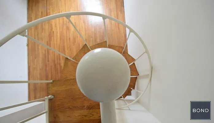 Rented by Bond New York | media 36