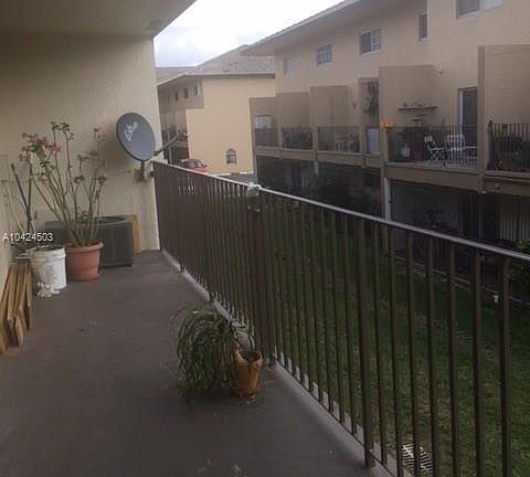 4th image of 8851 NW 119th St Unit 6205