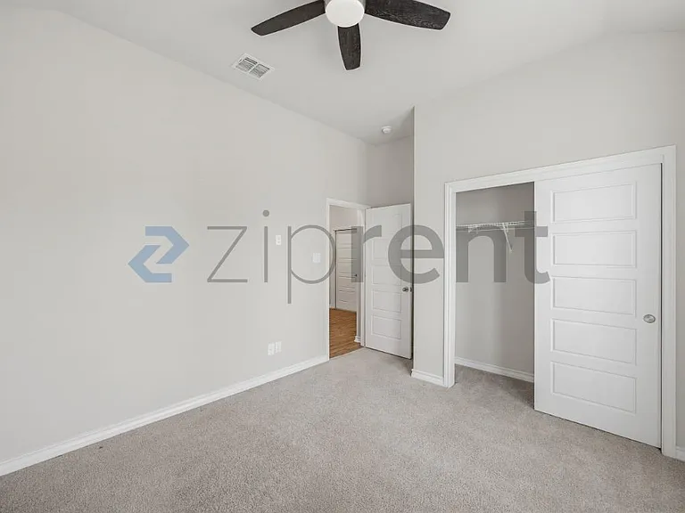1550 Dundee Park — Photo 27