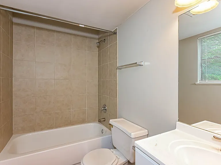 3592 Riverchase Dr — Photo 15