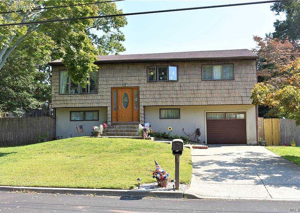 1st image of 35 Starfire Dr