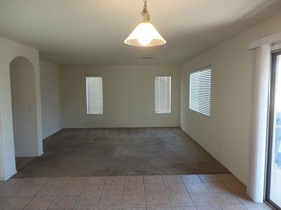 3rd image of 10920 W Roanoke Ave