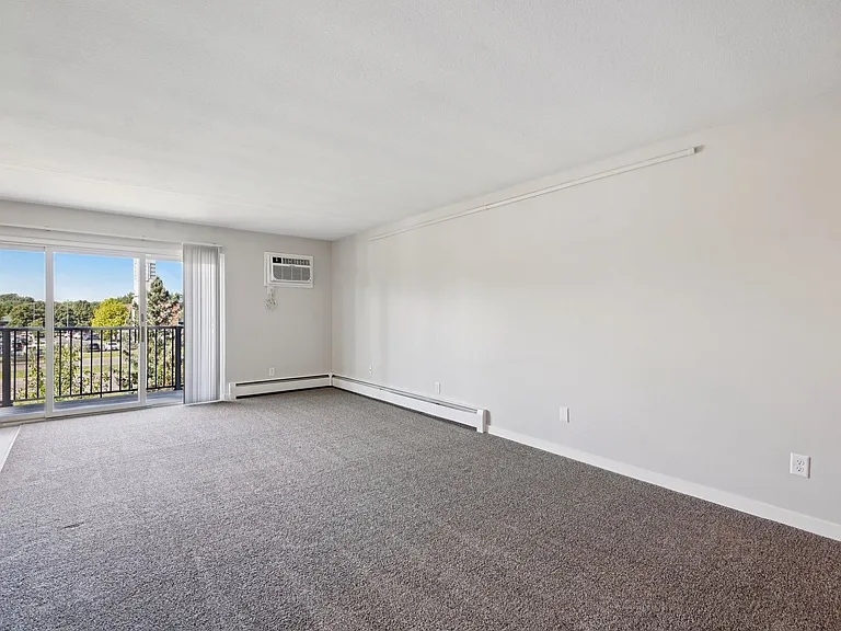 Lydia Rose Apartments — Photo 31