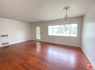 5456 Village Grn, Los Angeles, CA 90016