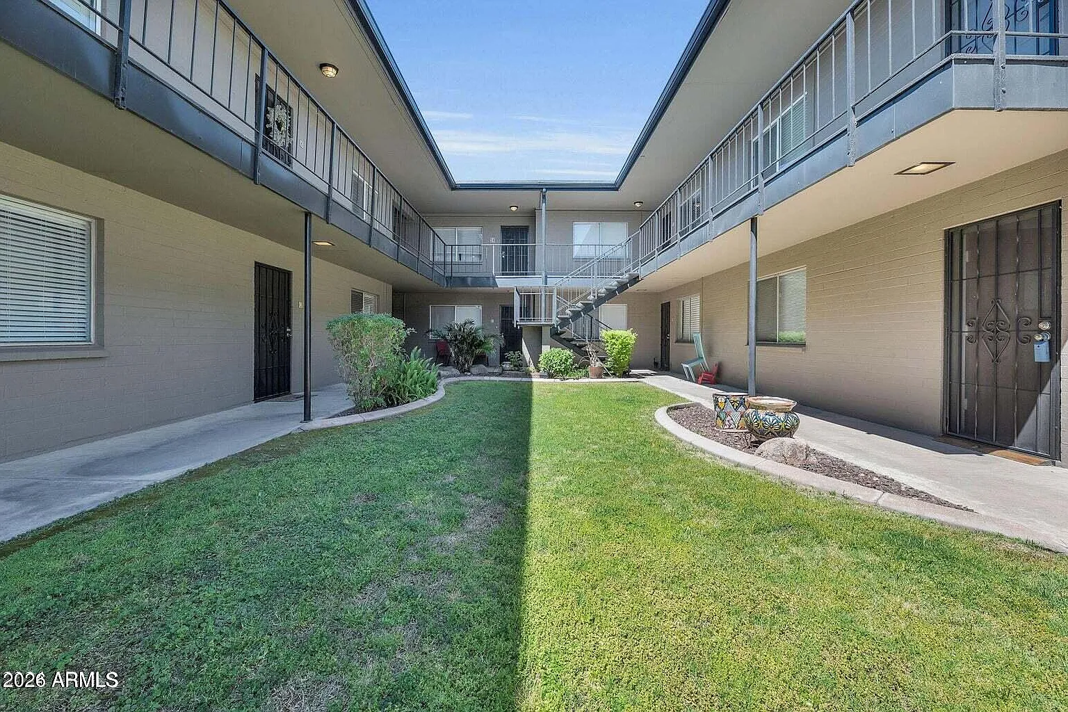 2 bed, 2.0 bath, 1120 sqft, $1,800 — Photo 2