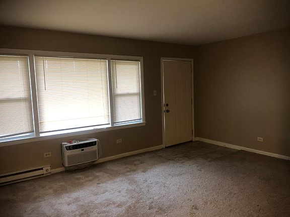 3rd image of 5640 S Archer Ave S