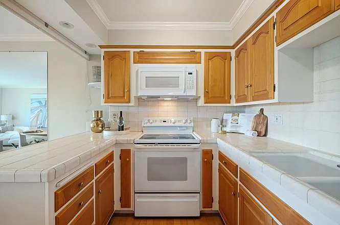 2727 Miradero Dr #302 — Photo 4