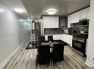 510 S Oakley Blvd #1, Chicago, IL 60612