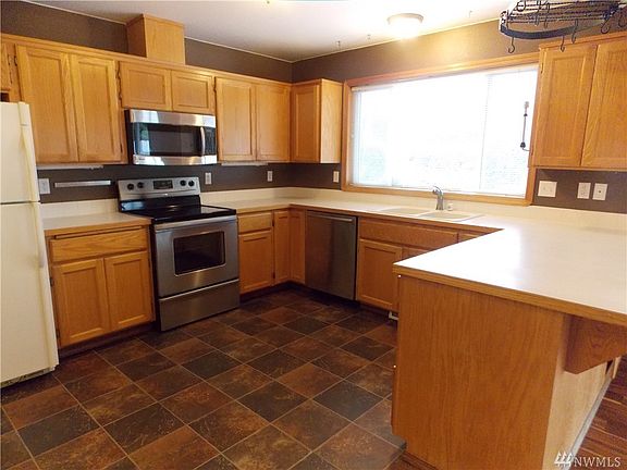 3rd image of 10314 151st Avenue Ct E