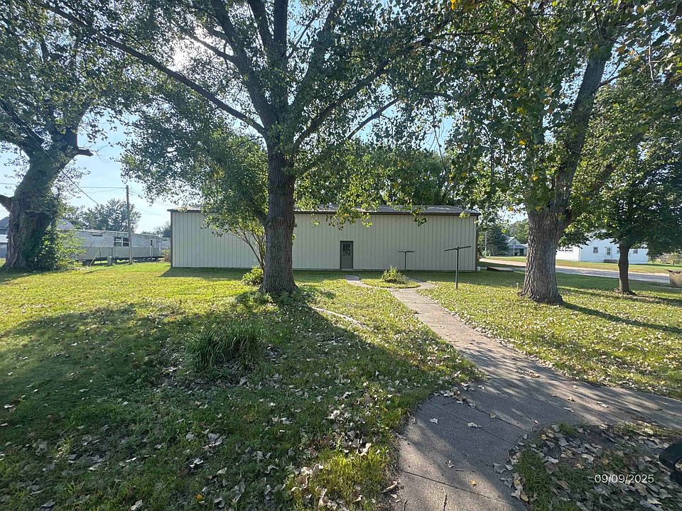 2nd image of W Everett St