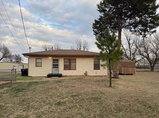 2848 Poplar Dr, Moore, OK 73160