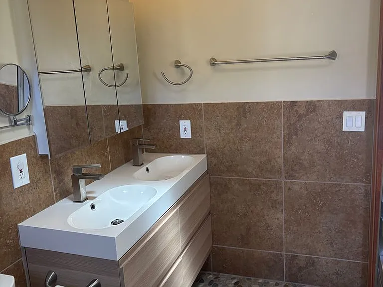 70 Moore Dr — Photo 17