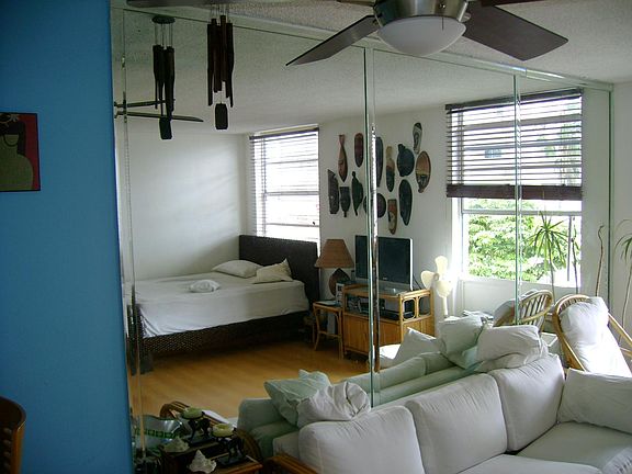 5th image of 710 Washington Ave APT 404