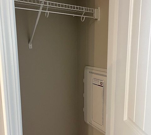 5th image of 906 Elderberry Way